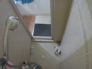 Sexy Girl Shower's Live Sex Cam Show