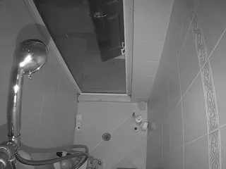Sexy Girl Shower's Live Sex Cam Show