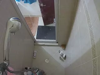 Sexy Girl Shower's Live Sex Cam Show