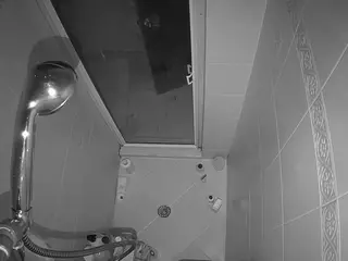 Sexy Girl Shower's Live Sex Cam Show