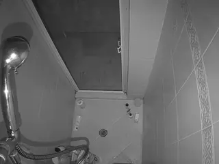 Sexy Girl Shower's Live Sex Cam Show