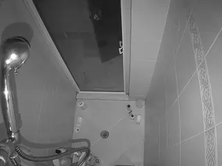 Sexy Girl Shower's Live Sex Cam Show