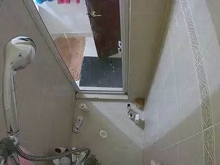 Sexy Girl Shower's Live Sex Cam Show