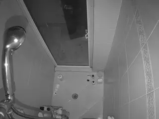 Sexy Girl Shower's Live Sex Cam Show