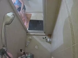 Sexy Girl Shower's Live Sex Cam Show