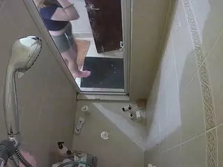 Sexy Girl Shower's Live Sex Cam Show