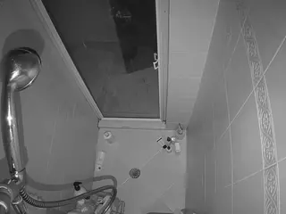 Sexy Girl Shower's Live Sex Cam Show