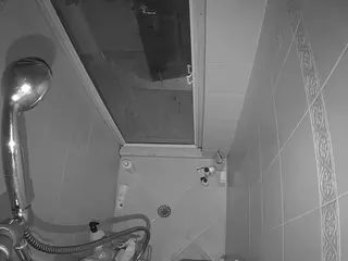 Sexy Girl Shower's Live Sex Cam Show