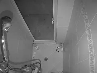 Sexy Girl Shower's Live Sex Cam Show
