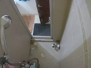 Sexy Girl Shower's Live Sex Cam Show