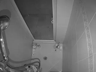 Sexy Girl Shower's Live Sex Cam Show