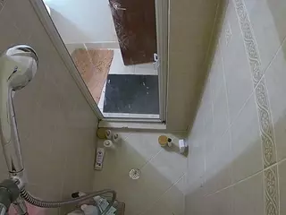 Sexy Girl Shower's Live Sex Cam Show