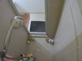 Sexy Girl Shower's Live Sex Cam Show