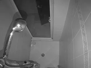 Sexy Girl Shower's Live Sex Cam Show