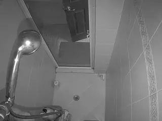 Sexy Girl Shower's Live Sex Cam Show