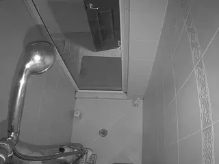 Sexy Girl Shower's Live Sex Cam Show