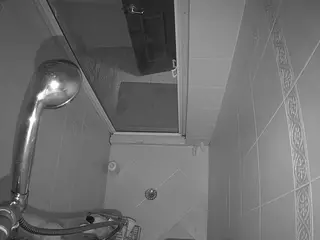 Sexy Girl Shower's Live Sex Cam Show