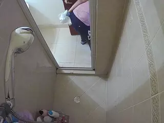 Sexy Girl Shower's Live Sex Cam Show