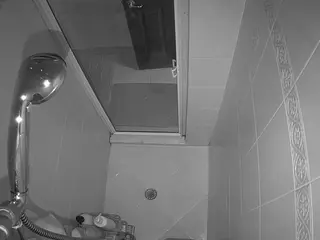 Sexy Girl Shower's Live Sex Cam Show