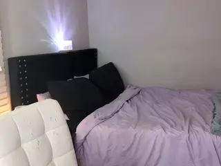 Livys Bedroom's Live Sex Cam Show