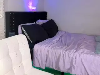 Livys Bedroom's Live Sex Cam Show