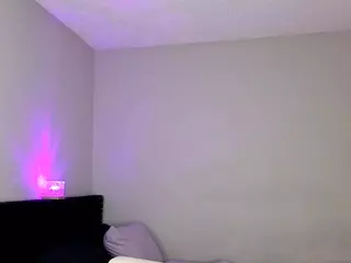 Livys Bedroom's Live Sex Cam Show