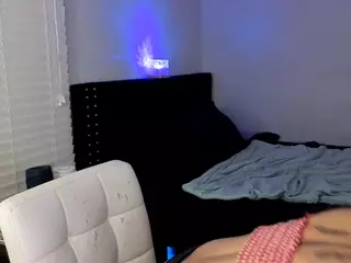 Livys Bedroom's Live Sex Cam Show