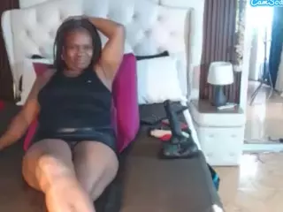 latinakiira's Live Sex Cam Show