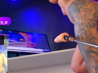 your-fucktoy's Live Sex Cam Show