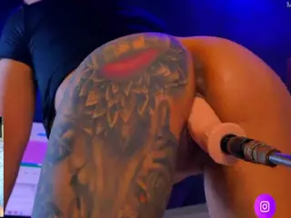 your-fucktoy's Live Sex Cam Show