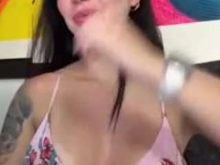 Live cam show with Sarah Peterson