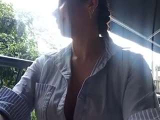 Live cam show with Sarah Peterson