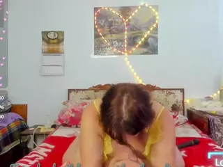 ladyred8's Live Sex Cam Show