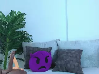 ThayraSmith's Live Sex Cam Show