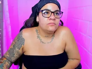 sharoonhills's Live Sex Cam Show