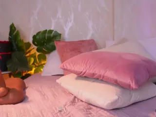 EmilyBell's Live Sex Cam Show