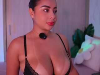 Live cam show with EmilyBell