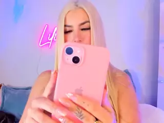 Lilii Moon's Live Sex Cam Show