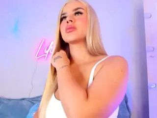 Lilii Moon's Live Sex Cam Show