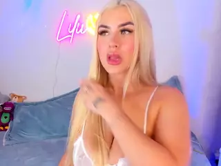 Lilii Moon's Live Sex Cam Show
