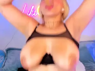Lilii Moon's Live Sex Cam Show