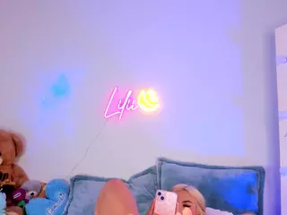 Lilii Moon's Live Sex Cam Show