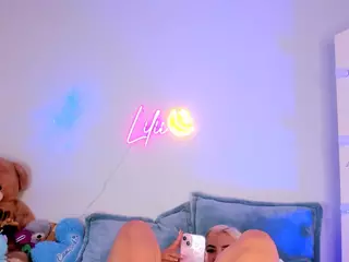 Lilii Moon's Live Sex Cam Show