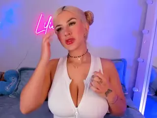 Lilii Moon's Live Sex Cam Show