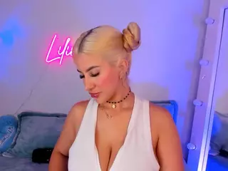 Lilii Moon's Live Sex Cam Show