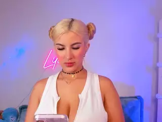 Lilii Moon's Live Sex Cam Show