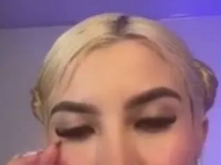 Lilii Moon's Live Sex Cam Show