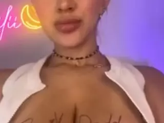 Lilii Moon's Live Sex Cam Show