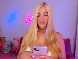 Lilii Moon's Live Sex Cam Show