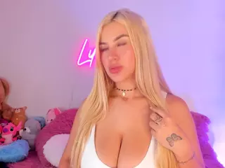 Lilii Moon's Live Sex Cam Show